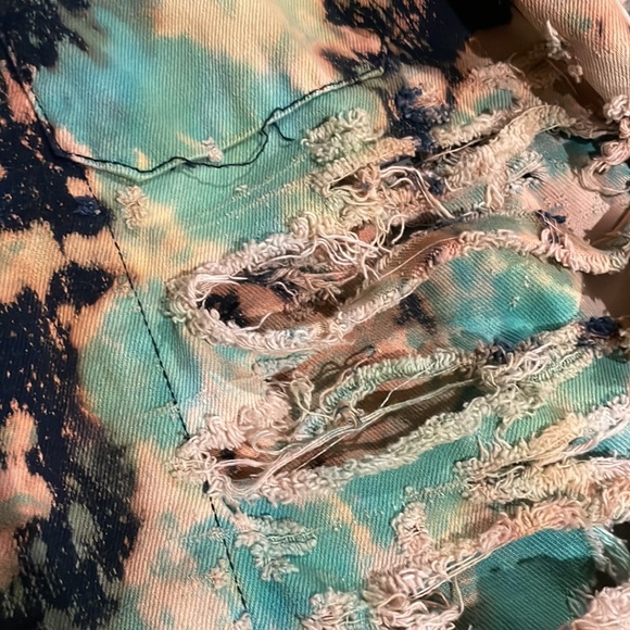 Distressed jacket - Picture 4 of 4